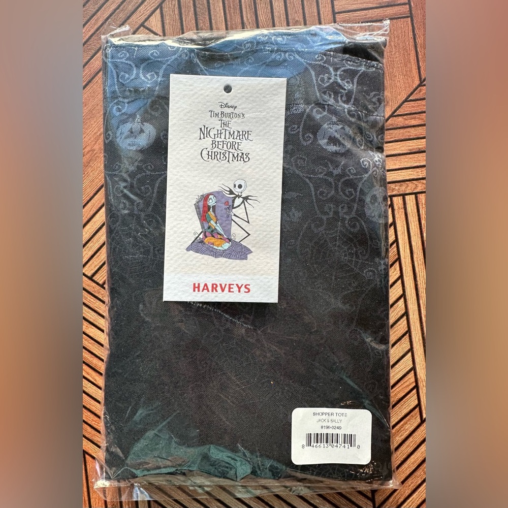 NIP Harveys Seatbelt Bags x Disney Nightmare Before Christmas (NBC) Jack & Sally